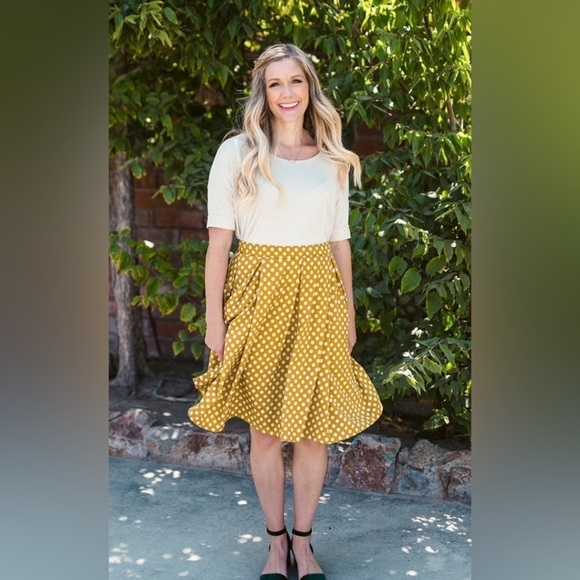 LuLaRoe Madison Skirt w Pockets - Picture 4 of 10